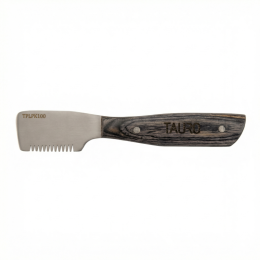 stripping knife with coarse teeth and wooden handle