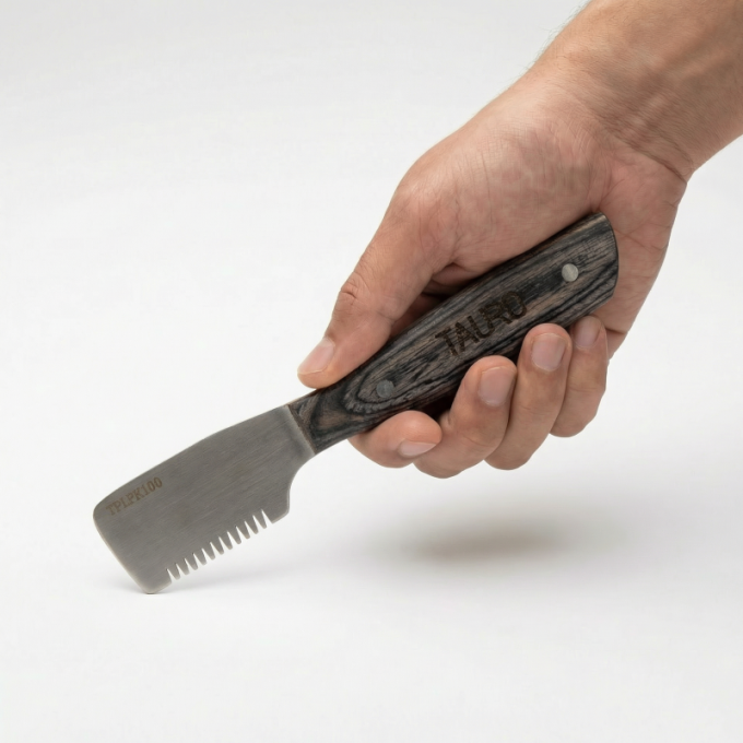 stripping knife with coarse teeth and wooden handle - 6