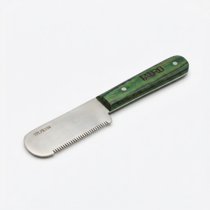 stripping knife with coarse teeth and wooden handle - 1